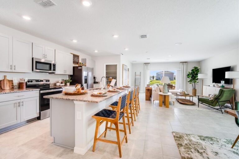 hj-fl-orlando-aden-south-at-westview-magnolia-kitchen-001